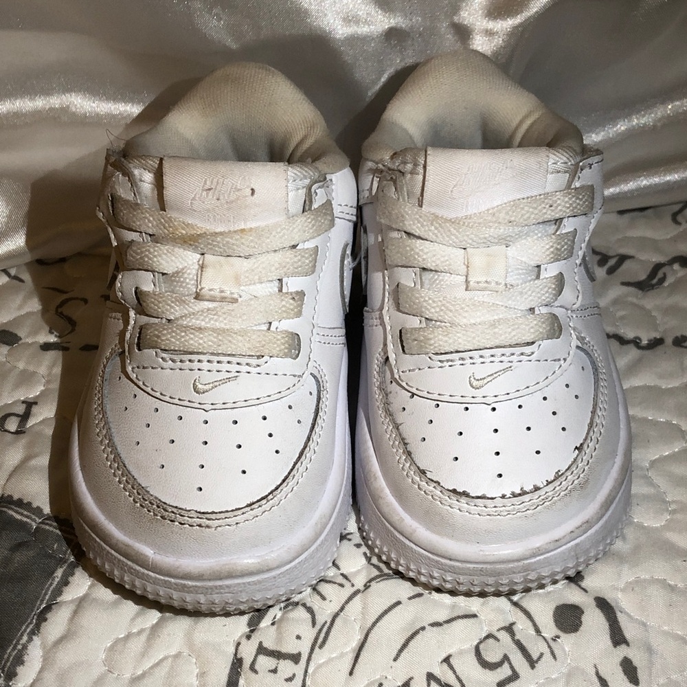 Nike Kids White Low-Top Leather Sneakers